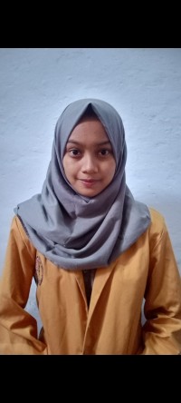 Siti Qomariyah photo