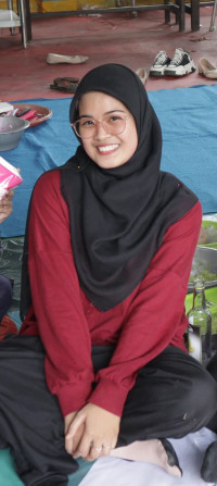 Elsa nur aeni photo
